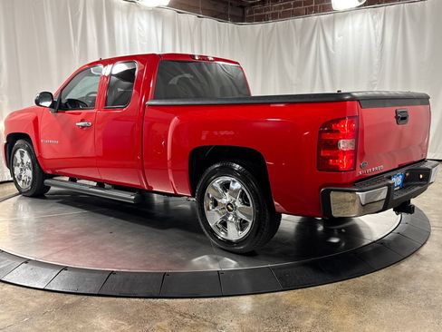 Used 2011 Chevrolet Silverado 1500 LT w/ Texas Edition RWD image 9