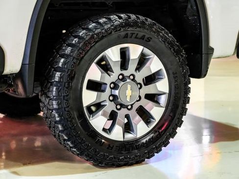 Used 2021 Chevrolet Silverado 2500 Custom w/ Custom Value Package image 49