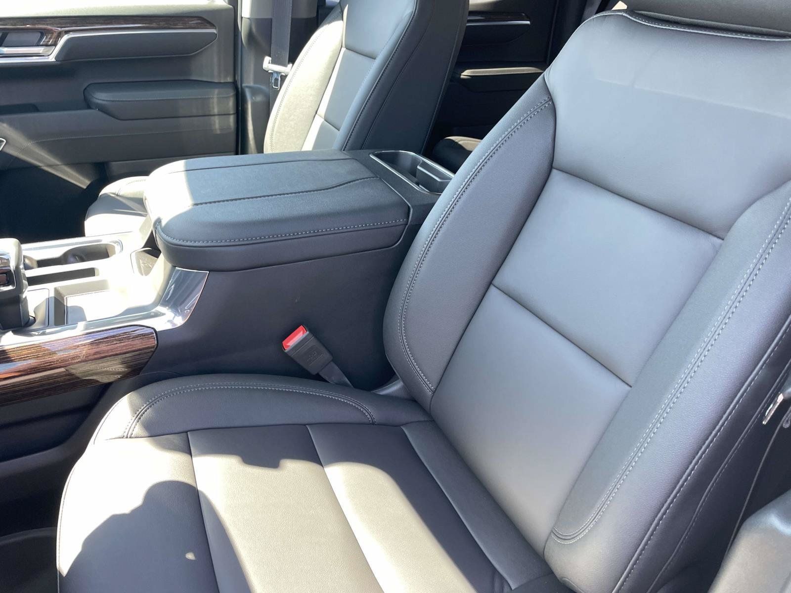 New 2026 GMC Sierra 1500 Elevation w/ Elevation Premium Package AWD/4WD image 22