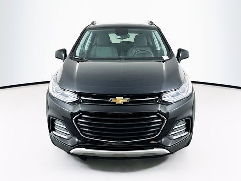Used 2017 Chevrolet Trax LT image 2