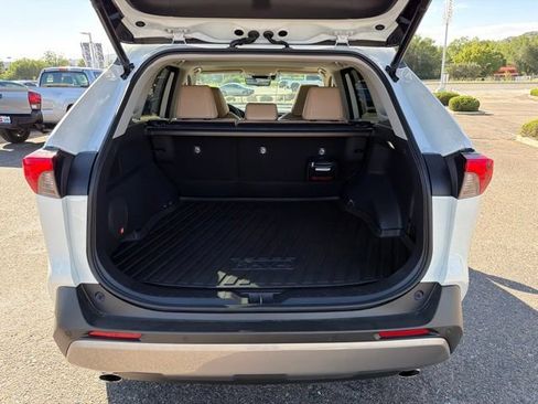 Used 2022 Toyota RAV4 Limited AWD/4WD image 7
