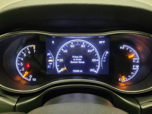 Used 2020 Jeep Grand Cherokee Altitude AWD/4WD image 23