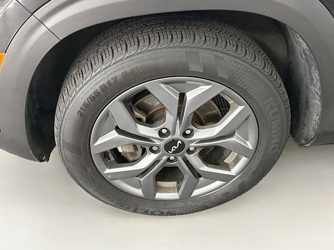 Used 2024 Kia Seltos S image 11