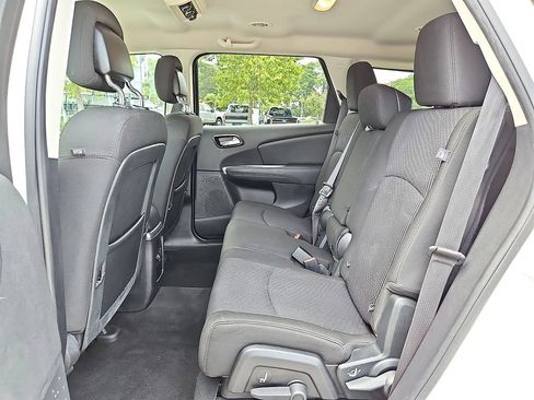 Used 2020 Dodge Journey SE w/ SE Popular Equipment Group FWD image 10