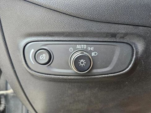 Used 2019 Chevrolet Equinox LT FWD image 11