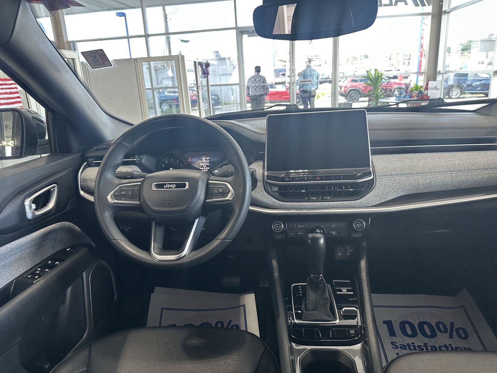 Used 2023 Jeep Compass Latitude AWD/4WD image 29