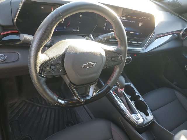 Used 2025 Chevrolet Trax RS w/ Driver Confidence Package FWD image 17
