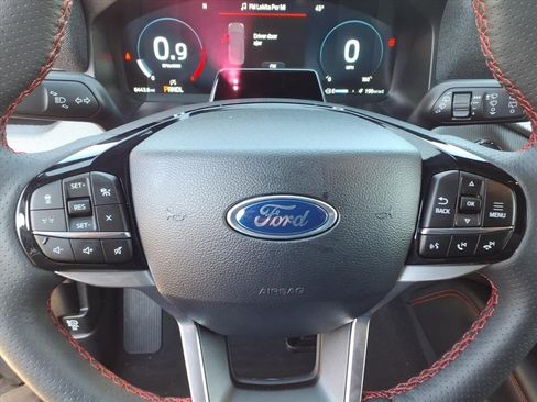 Used 2025 Ford Explorer ST-Line image 31