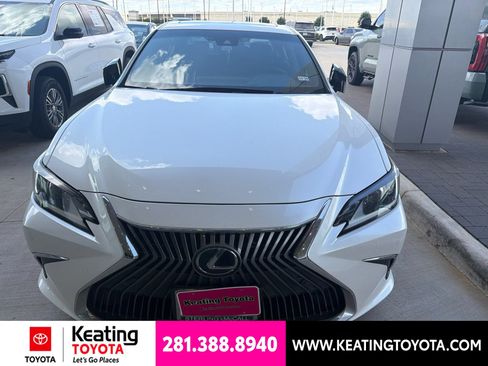 Used 2020 Lexus ES 350 w/ Premium Package FWD image 2