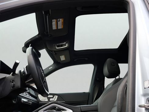 Certified 2025 Mercedes-Benz GLS 450 4MATIC image 42
