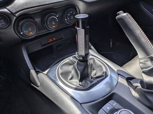 Used 2022 MAZDA MX-5 Miata Sport RWD image 12