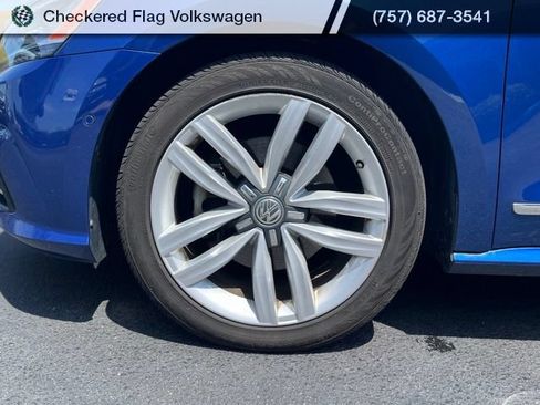Used 2017 Volkswagen Passat 1.8T SEL Premium FWD image 5