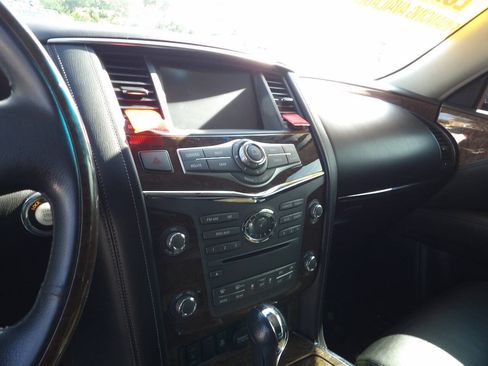 Used 2017 INFINITI QX80 4WD image 7