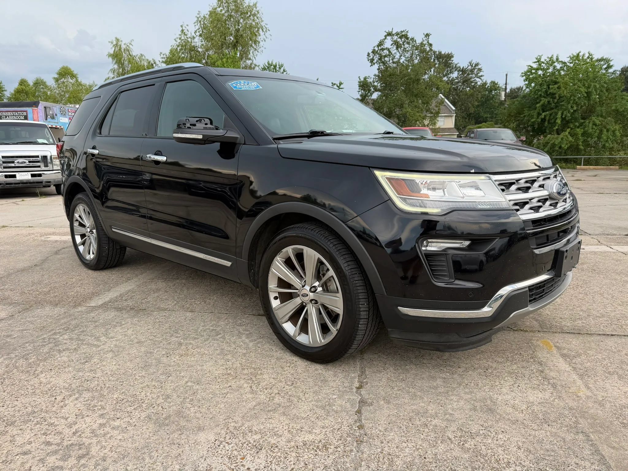 Used 2019 Ford Explorer Limited w/ Class III Trailer Tow Package FWD image 6