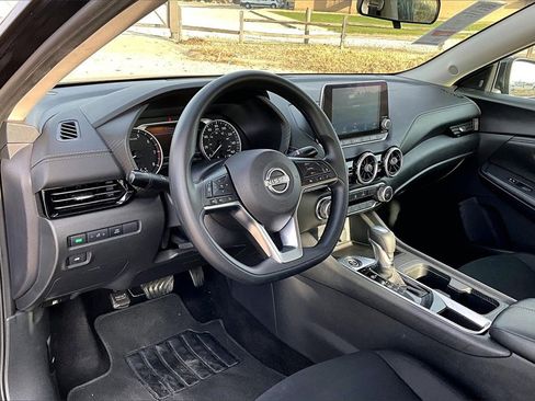 Used 2024 Nissan Sentra SV image 12
