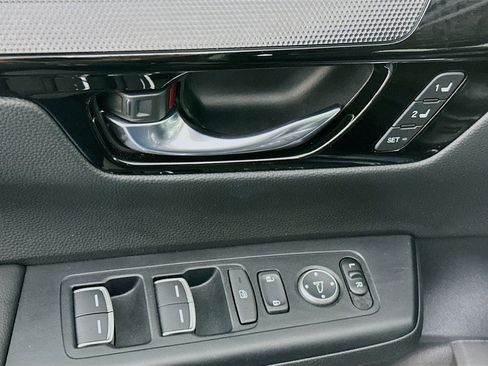 Used 2025 Honda CR-V EX-L image 15