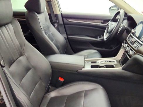 Used 2019 Honda Accord Touring image 24