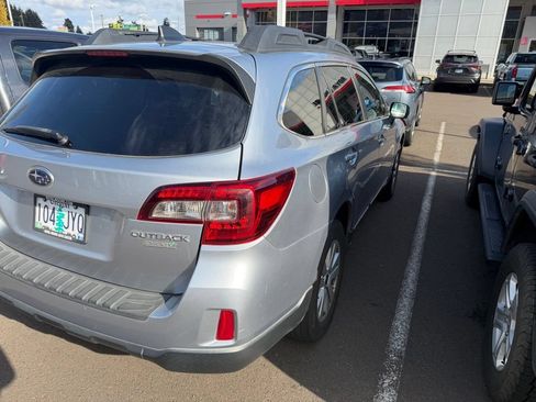Used 2017 Subaru Outback 2.5i Premium AWD/4WD image 6