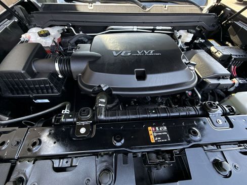 Used 2022 Chevrolet Colorado Z71 AWD/4WD image 30