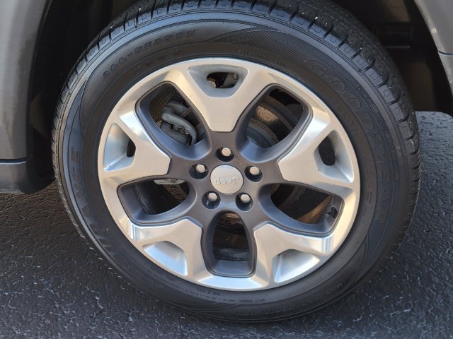 Used 2019 Jeep Compass Limited AWD/4WD image 36