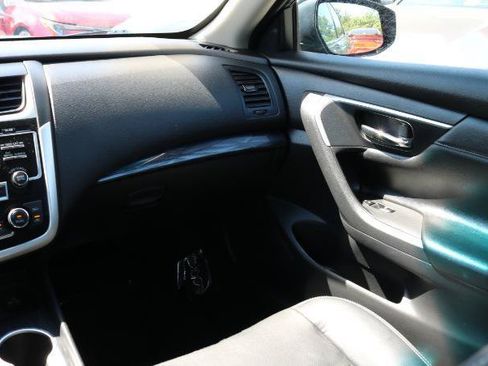 Used 2018 Nissan Altima 2.5 SL FWD image 17