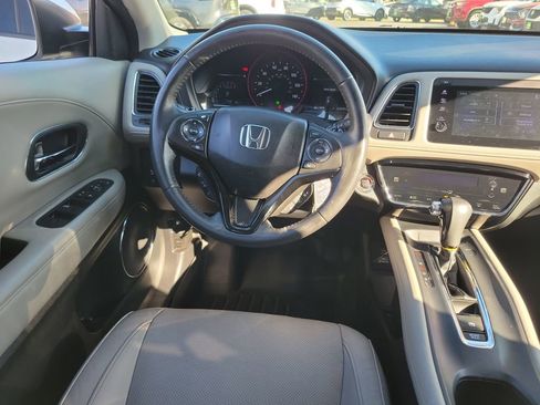 Used 2019 Honda HR-V EX-L image 10