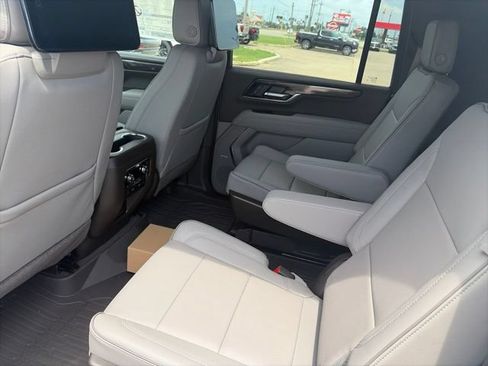 New 2026 GMC Yukon XL Elevation w/ Elevation Premium Package AWD/4WD image 10