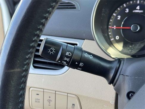 Used 2013 Hyundai Elantra Limited image 23