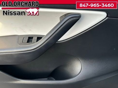 Used 2020 Tesla Model Y Long Range image 9