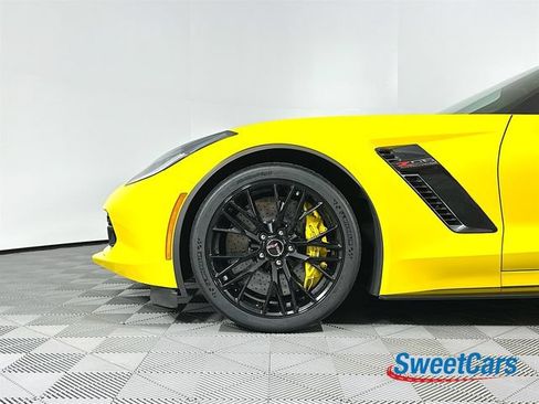 Used 2015 Chevrolet Corvette Z06 w/ 3LZ Preferred Equipment Group RWD image 41