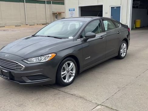 Used 2018 Ford Fusion S FWD image 4