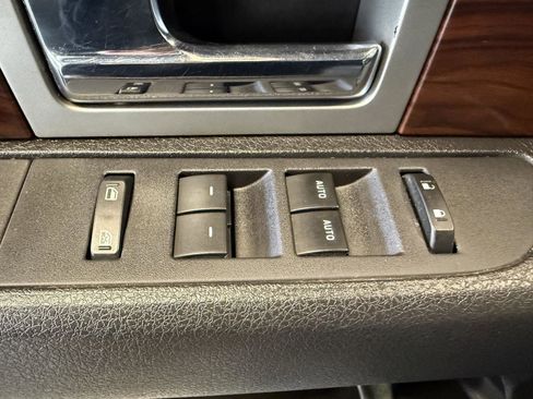 Used 2012 Ford F150 Lariat w/ Lariat Chrome Pkg image 19