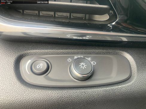 Used 2025 Buick Envista Sport Touring w/ Convenience I Package FWD image 23