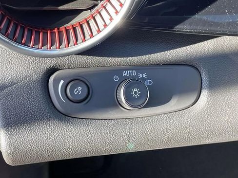 New 2026 Chevrolet Trax RS w/ Sunroof Package image 17