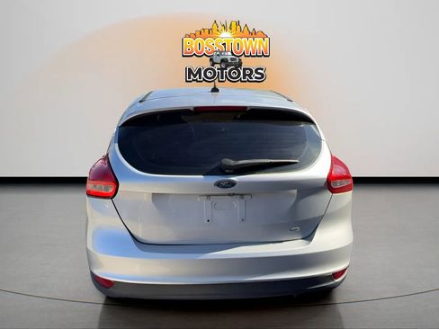 Used 2018 Ford Focus SE image 4