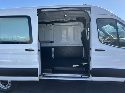 Used 2019 Ford Transit 250 image 9