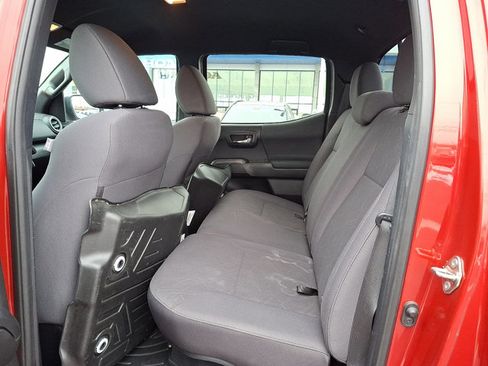 Used 2019 Toyota Tacoma TRD Off-Road image 10