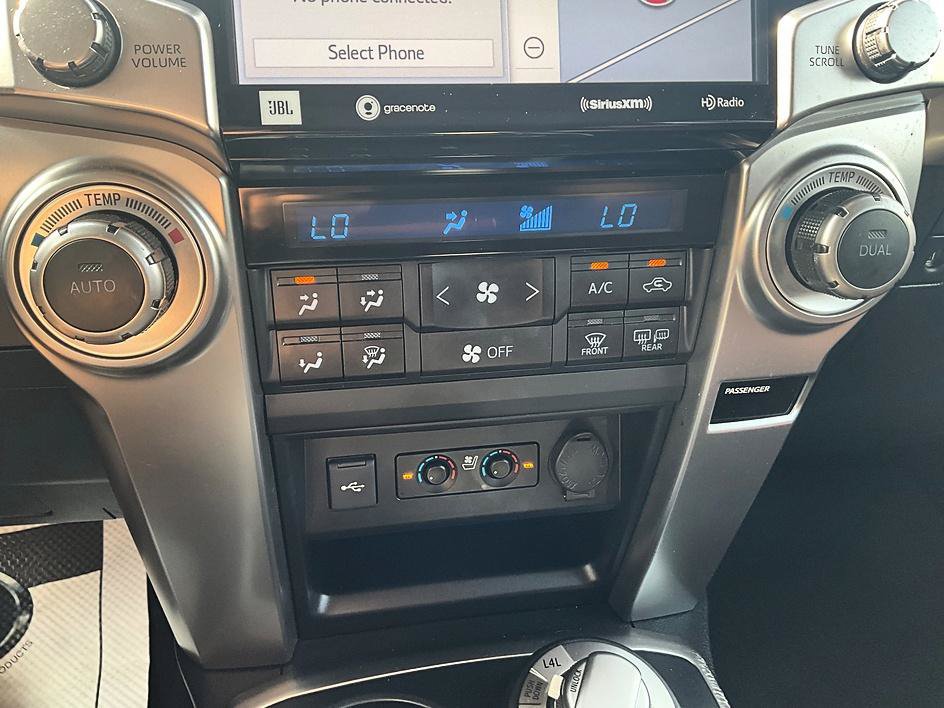 Used 2022 Toyota 4Runner Limited AWD/4WD image 23