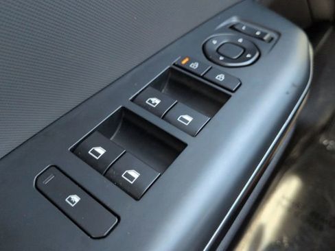 Used 2025 Kia K4 LXS image 21