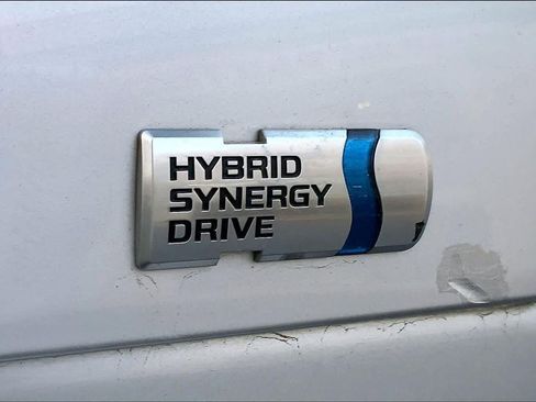 Used 2015 Toyota Prius Four FWD image 9