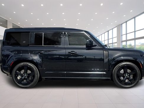 Used 2022 Land Rover Defender 110 X-Dynamic HSE AWD/4WD image 3