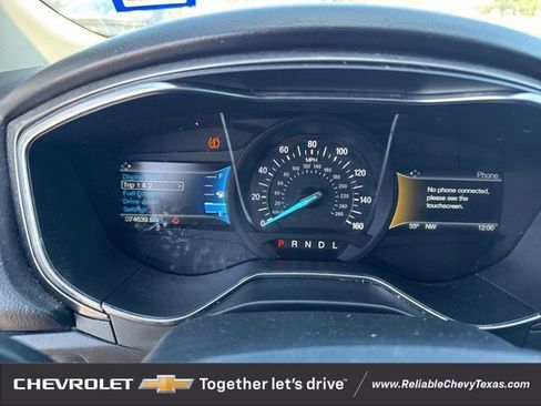 Used 2017 Ford Fusion SE w/ Fusion SE Technology Package image 23