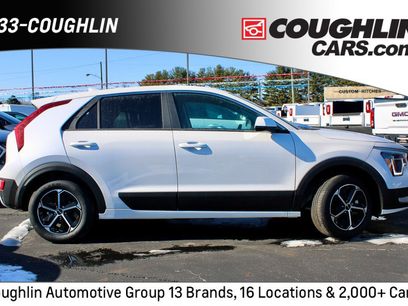 New 2025 Kia Niro LX