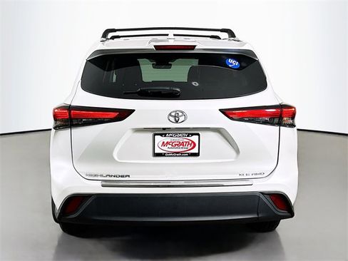 Used 2023 Toyota Highlander XLE image 20