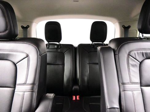 Used 2023 Lincoln Aviator Reserve w/ Equipment Group 201A AWD/4WD image 28