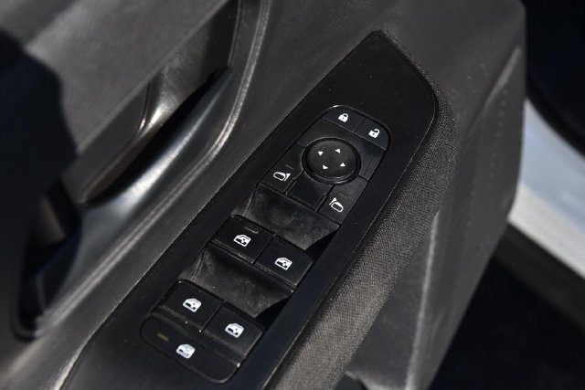 Used 2025 Nissan Kicks S FWD image 8
