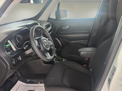 Used 2023 Jeep Renegade Latitude AWD/4WD image 14
