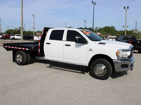 Used 2024 RAM 3500 Tradesman w/ Chrome Appearance Group AWD/4WD image 13