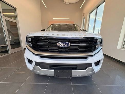 Used 2025 Ford Expedition Platinum AWD/4WD image 7