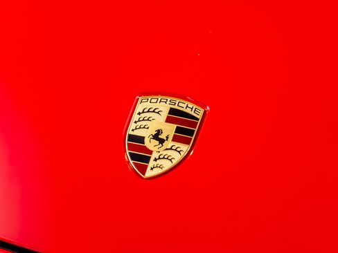 Used 2020 Porsche 911 Carrera 4S w/ Sport Package image 25